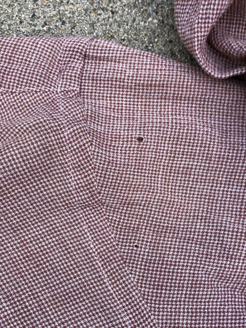 CLUB MONACO Texture Button Down Shirt Men's MEDIUM Standard Fit Red Long Sleeve